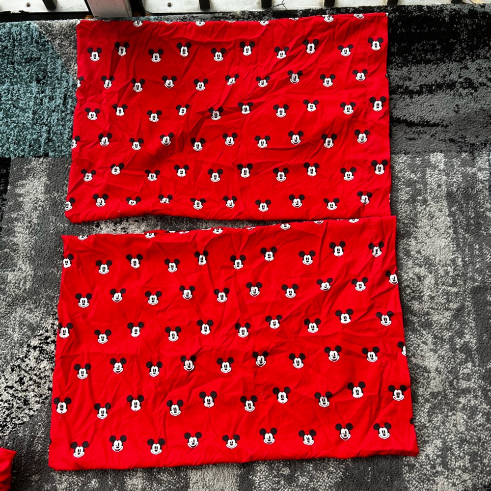 Officially Licensed Disney Queen sized Mickey Mouse print sheets/pillow cases